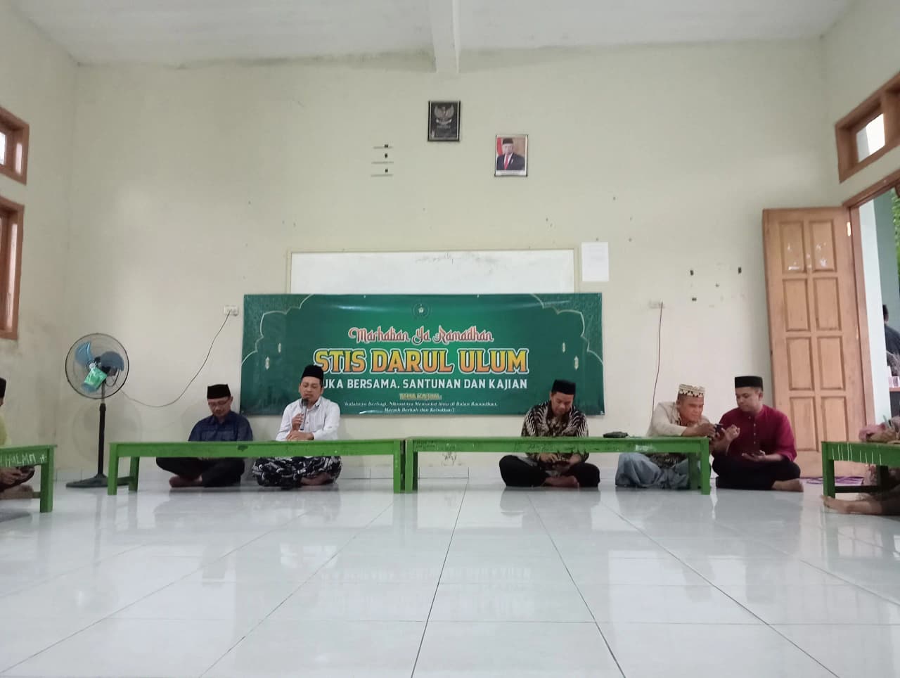 STIS Darul Ulum Lampung Timur Adakan Santunan Anak Yatim Piatu dan Kajian Ramadhan dengan Tema “Indahnya Berbagi”